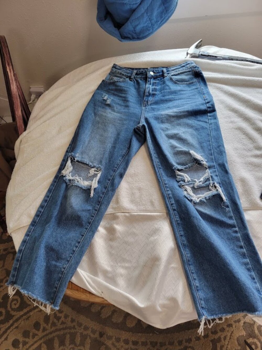 Women's Distressed Straight Leg Jeans Size Medium